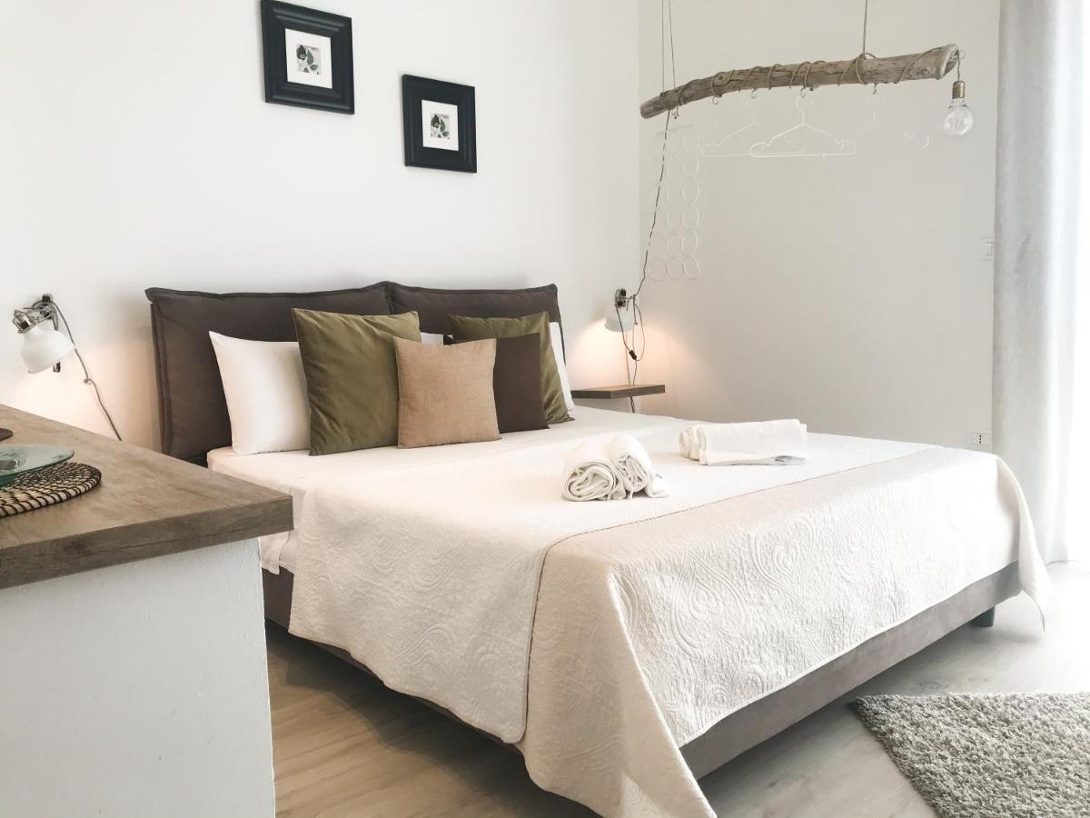 Viatorem Suites Torre dell'Orso Esterno foto