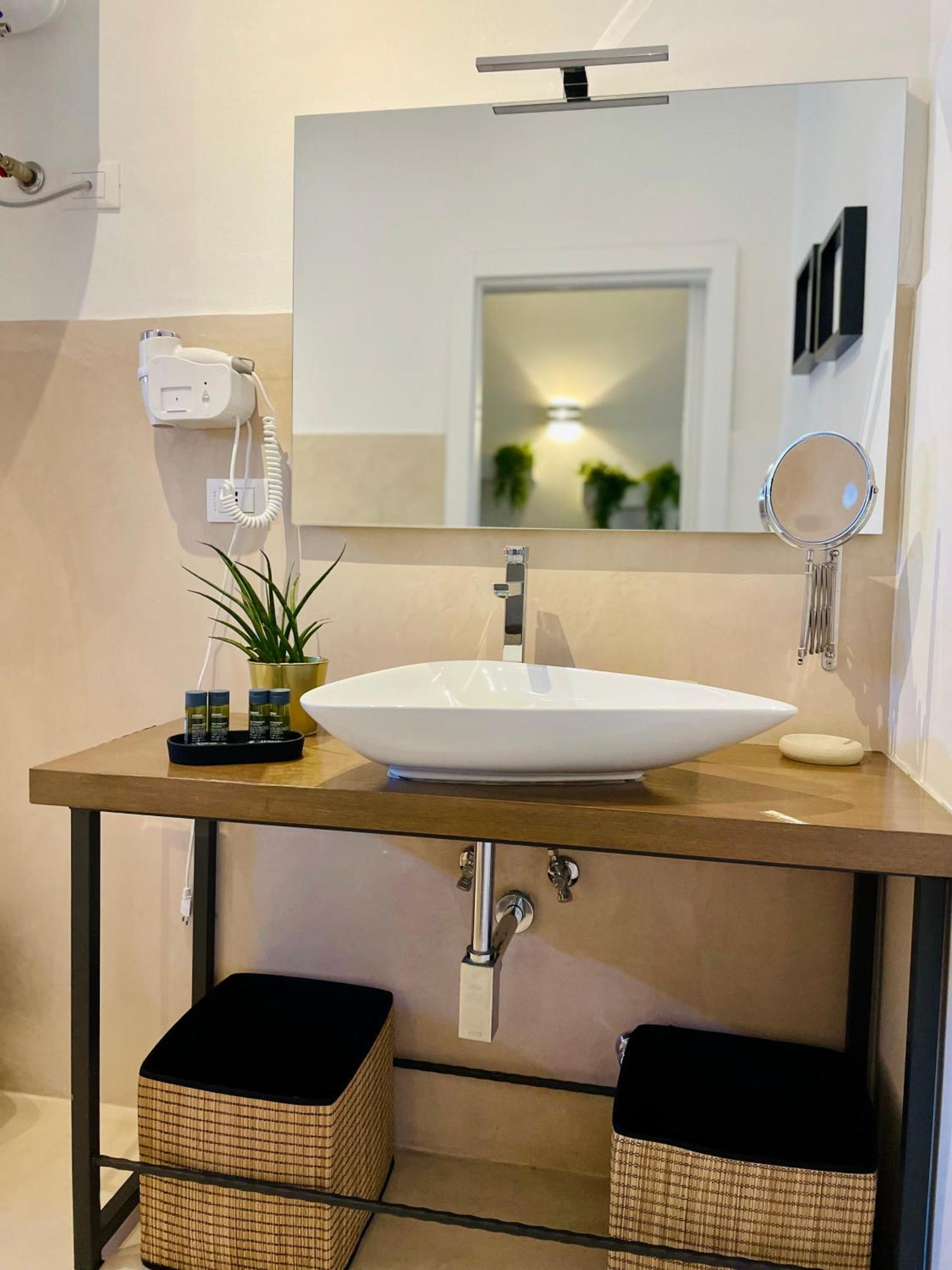 Viatorem Suites Torre dell'Orso Esterno foto
