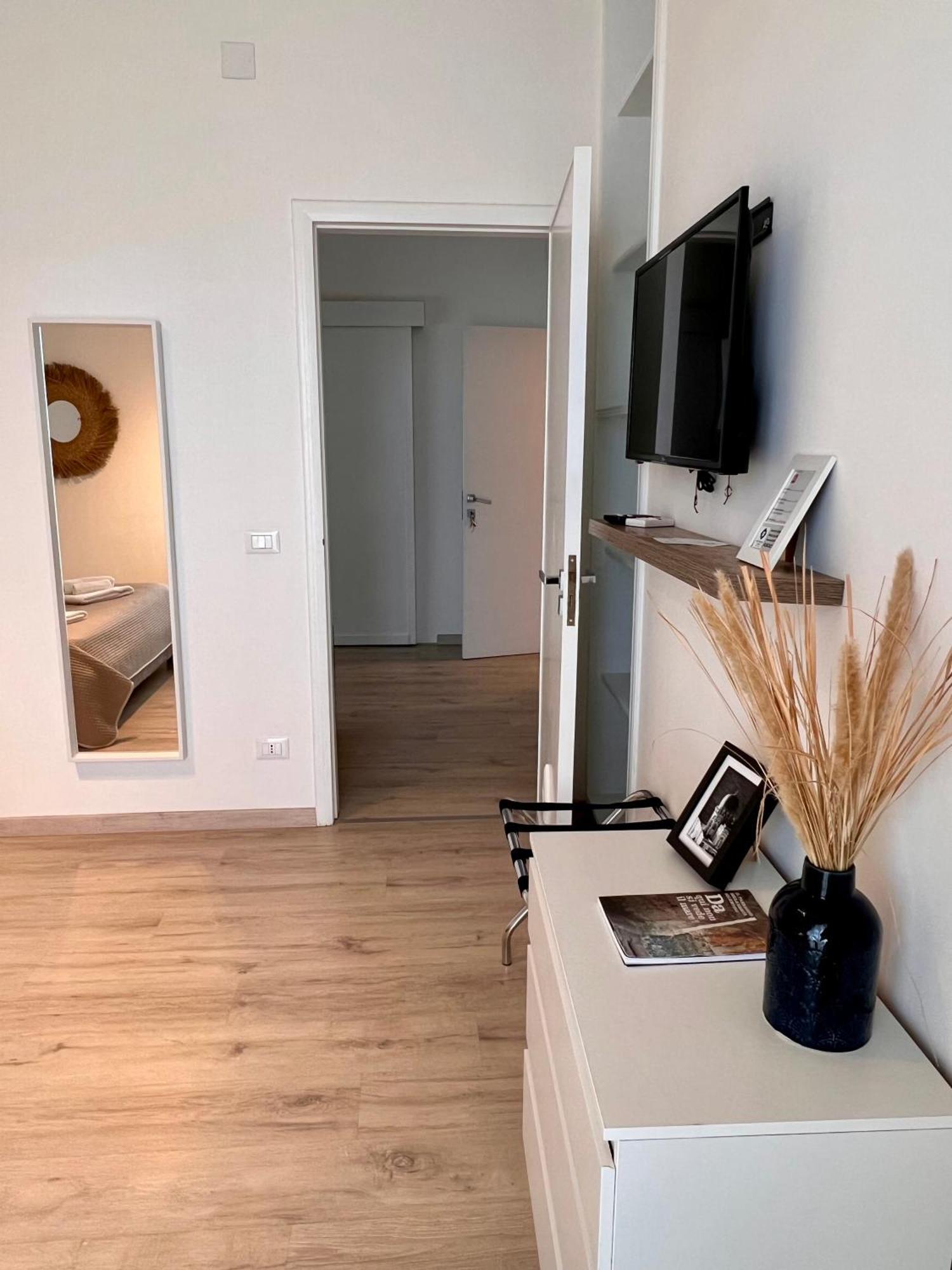 Viatorem Suites Torre dell'Orso Esterno foto